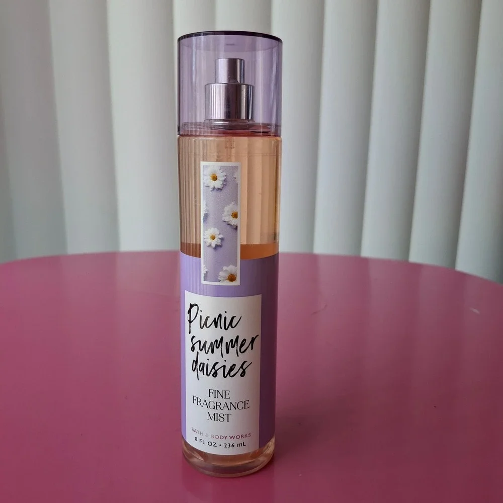 Bath & Body Works PICNIC SUMMER DAISIES Fine Fragrance Mist 8 oz